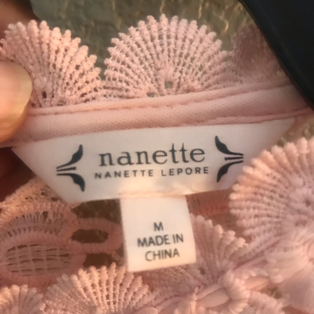 Nanette Lepore Lace Crotchet scallop sleeveless blouse baby pink Size M - Picture 7 of 7